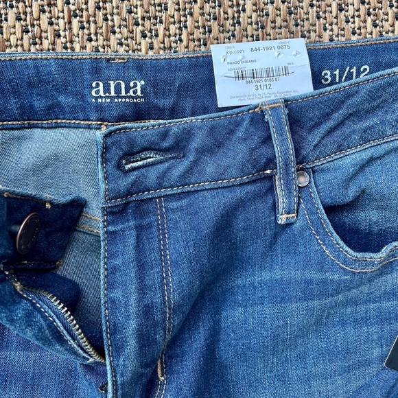 Woman’s a.n.a skinny Jean 31/12 - Picture 4 of 6